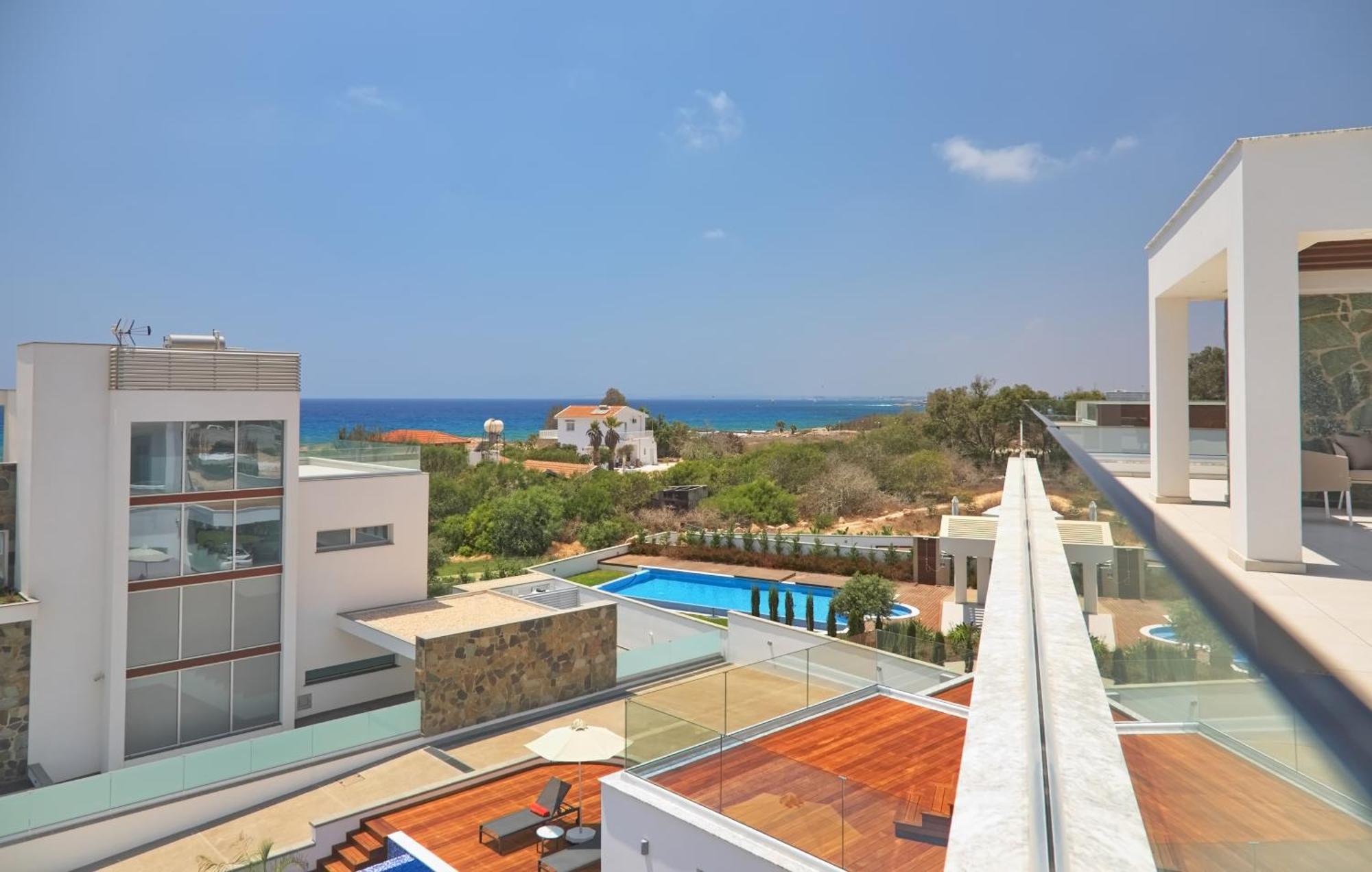 Sea Pearl Seaview - Oriana Ajía Nápa
